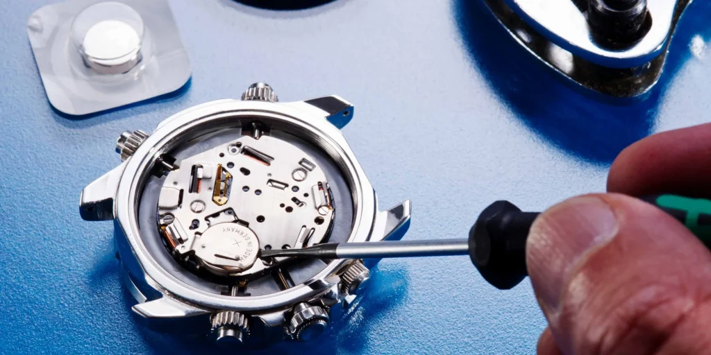 Battery vs. Mechanical Watches: When to Service Your Timepiece 3